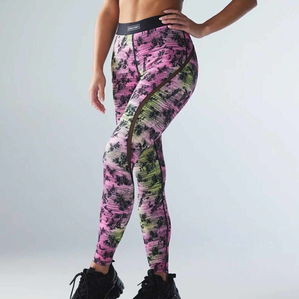 Savage X Fenty Flow High-Waist Trimmed Legging Pink/Black‎ M NWT IN PACKAGING